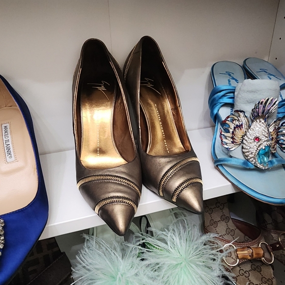 Giuseppe Zanotti bronze heels - Picture 4 of 12